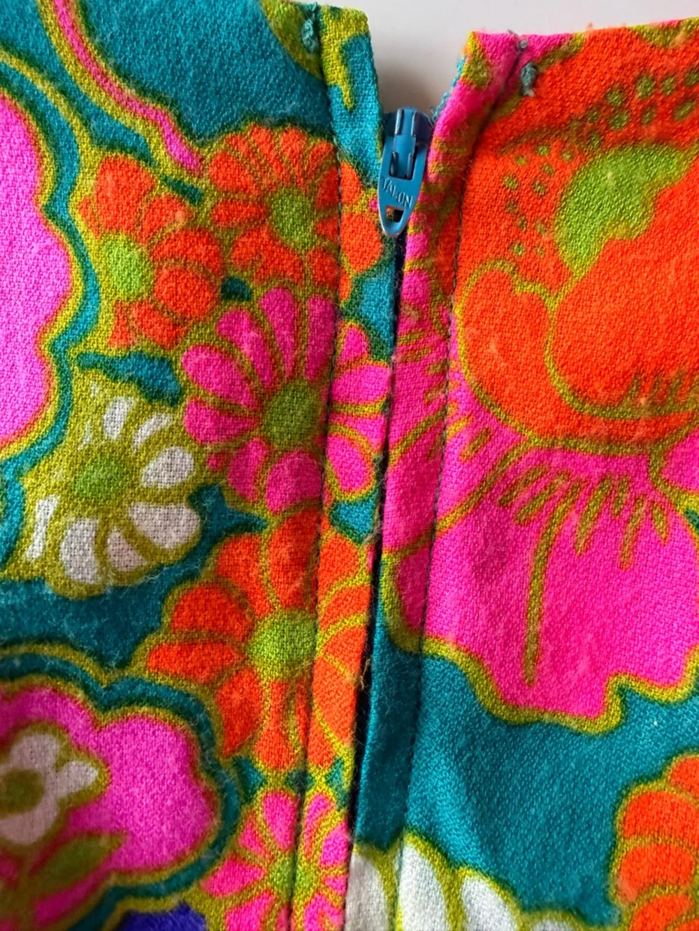 Kamehameha Vintage 70s Hawaiian Maxi Dress Vibrant Size 10 *RARE FIND* - Picture 9 of 14